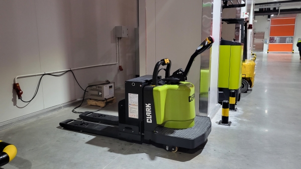 Pallet truck